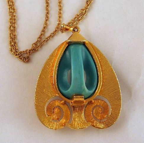 Turquoise Swirled Lucite Insert Gold-tone Tribal Necklace Textured Turquoise Swirled Lucite Insert Gold-tone Tribal Necklace Textured