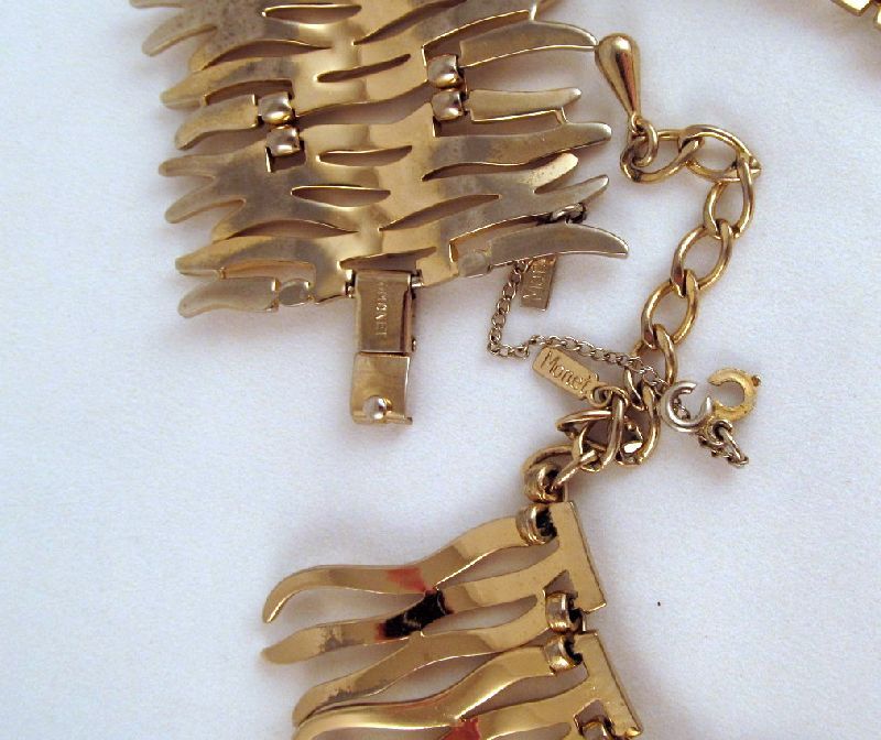 Monet "Fantasy" Gold-tone Necklace Bracelet 1956 Book Piece Monet "Fantasy" Gold-tone Necklace Bracelet 1956 Book Piece
