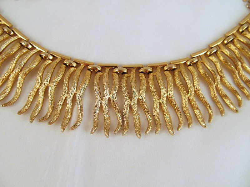 Monet "Fantasy" Gold-tone Necklace Bracelet 1956 Book Piece Monet "Fantasy" Gold-tone Necklace Bracelet 1956 Book Piece