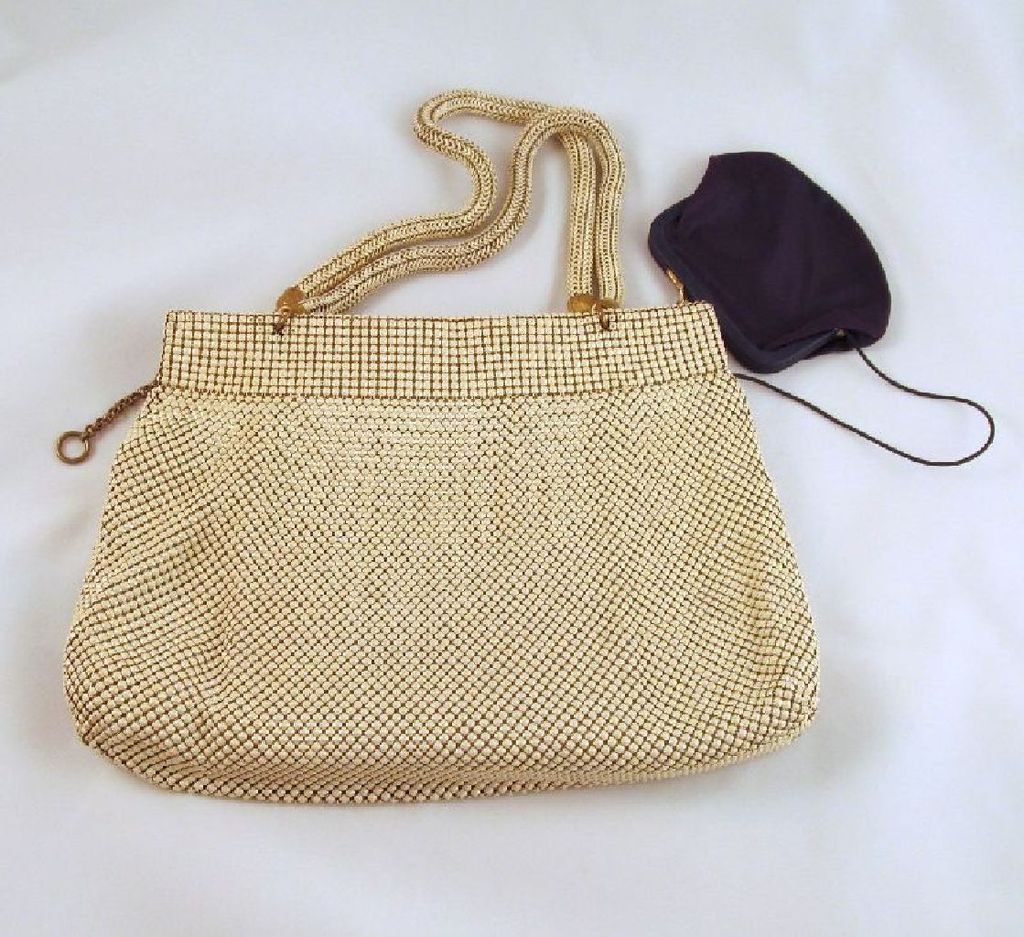 Whiting and Davis Beadlite Enamel Mesh Purse 1940s Whiting and Davis Beadlite Enamel Mesh Purse 1940s