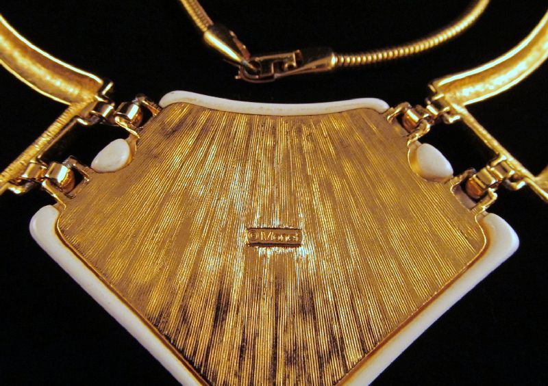 Monet Cream Runway Modernist Necklace Gold-tone 1980s Monet Cream Runway Modernist Necklace Gold-tone 1980s