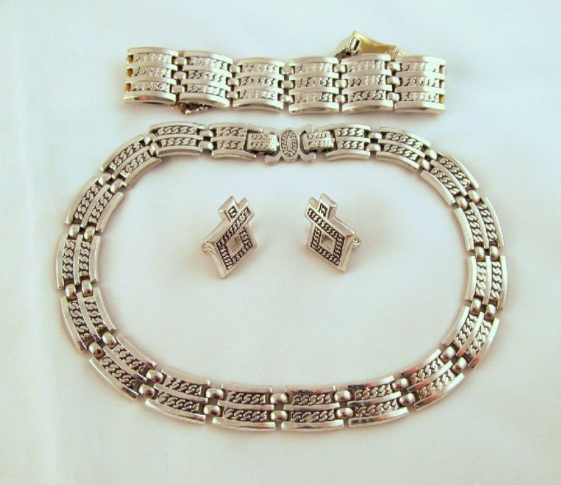 Monet Maharani Silver-tone Demi Parure Book Set Monet Maharani Silver-tone Demi Parure Book Set