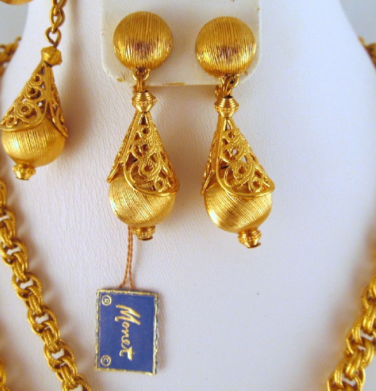 Monet Gold-tone "Bolero" Full Set Necklaces Earrings Bracelet 1961 Monet Gold-tone "Bolero" Full Set Necklaces Earrings Bracelet 1961