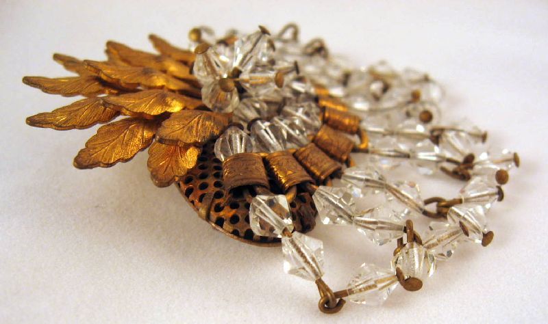 Vintage U/S Gold Leaves Wired Crystals Bookchain Brooch Vintage U/S Gold Leaves Wired Crystals Bookchain Brooch