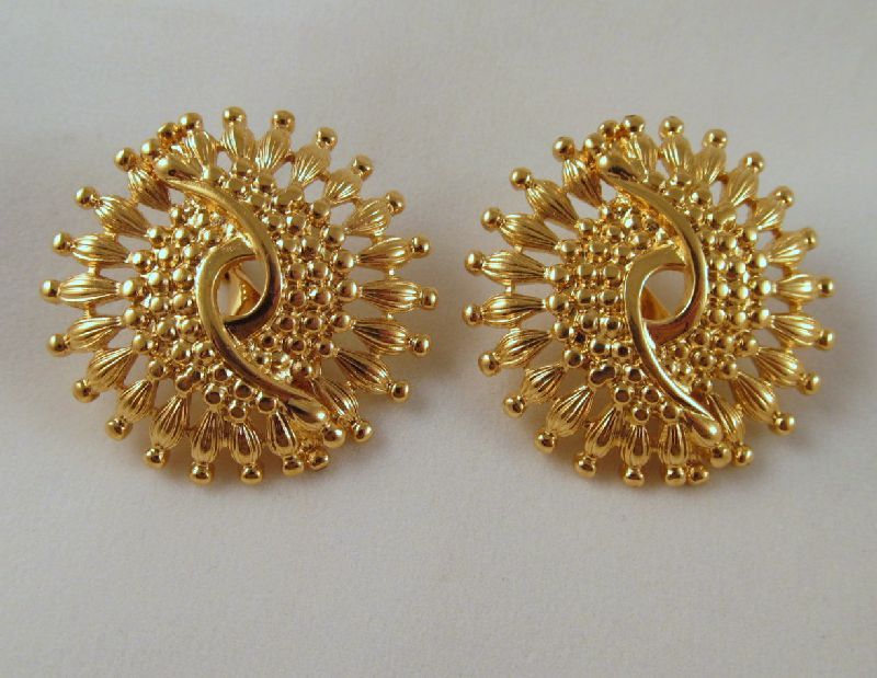 Monet Minaret Clip Earrings Gold-tone Monet Minaret Clip Earrings Gold-tone