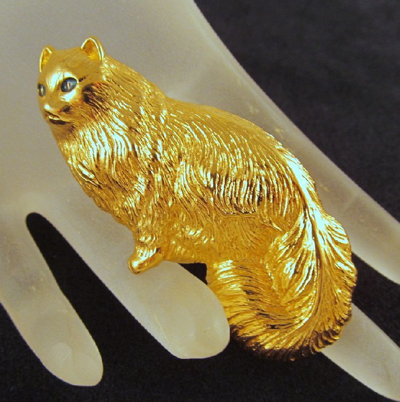 Monet Persian Cat Brooch Green Eyes Gold-tone Monet Persian Cat Brooch Green Eyes Gold-tone