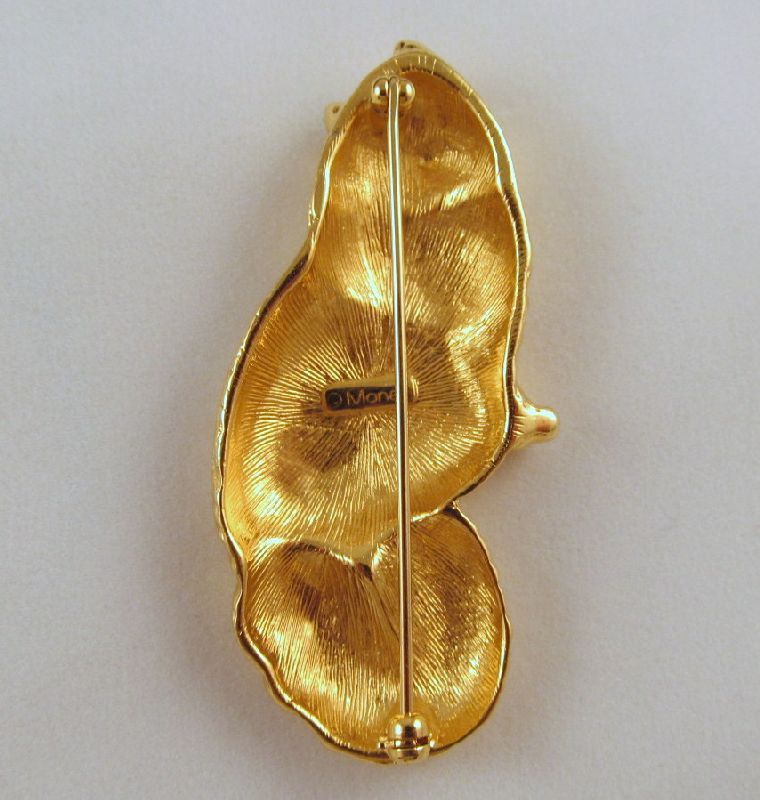 Monet Persian Cat Brooch Green Eyes Gold-tone Monet Persian Cat Brooch Green Eyes Gold-tone