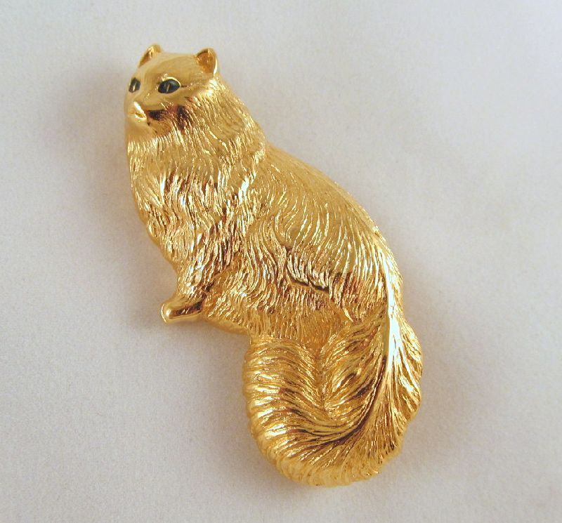 Monet Persian Cat Brooch Green Eyes Gold-tone Monet Persian Cat Brooch Green Eyes Gold-tone
