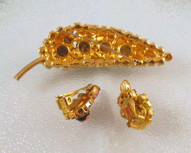 Juliana D&E Pink Polka Dots Brooch Earrings Gold-tone Juliana D&E Pink Polka Dots Brooch Earrings Gold-tone