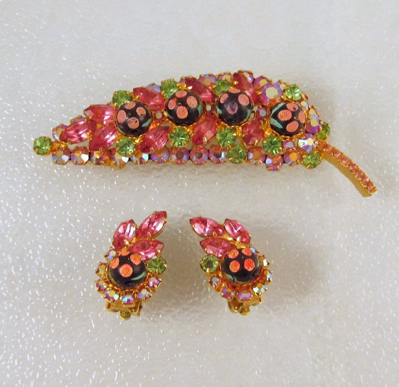 Juliana D&E Pink Polka Dots Brooch Earrings Gold-tone Juliana D&E Pink Polka Dots Brooch Earrings Gold-tone