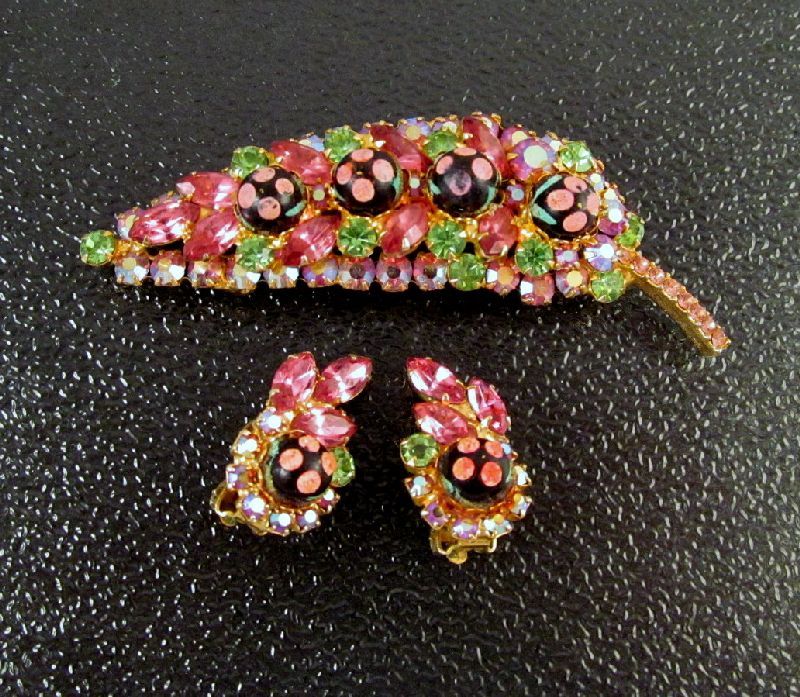 Juliana D&E Pink Polka Dots Brooch Earrings Gold-tone Juliana D&E Pink Polka Dots Brooch Earrings Gold-tone