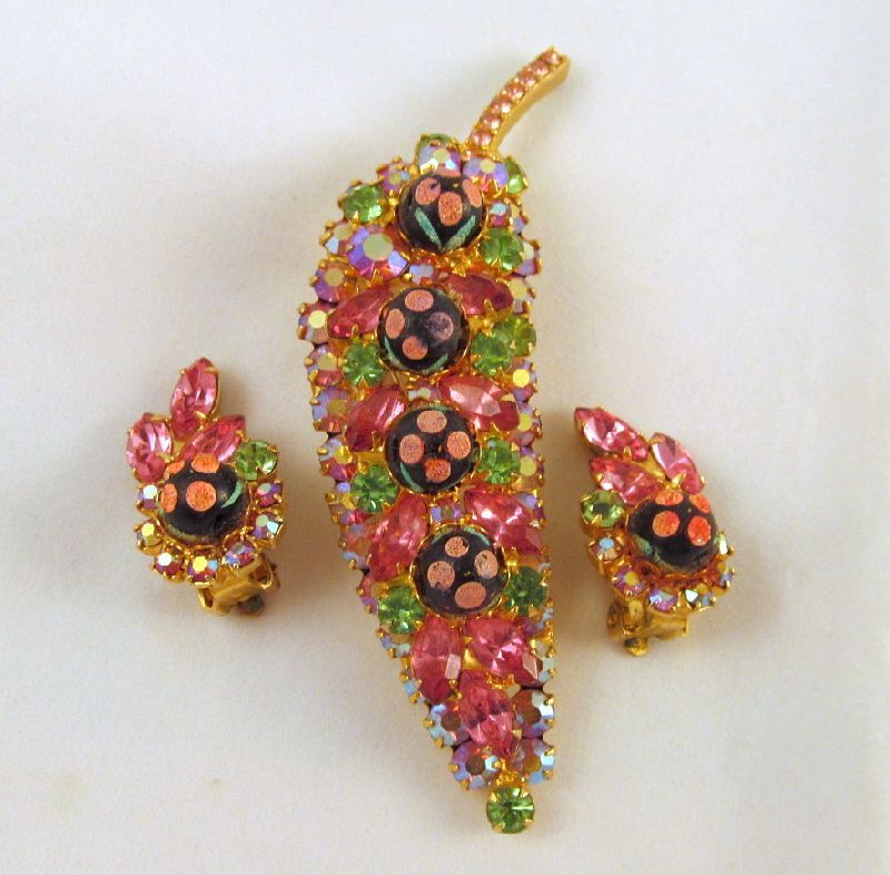 Juliana D&E Pink Polka Dots Brooch Earrings Gold-tone Juliana D&E Pink Polka Dots Brooch Earrings Gold-tone