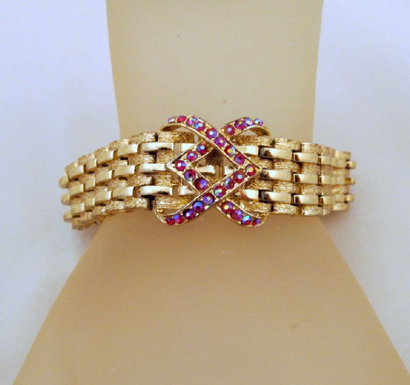 Coro Pegasus 1950s Basketweave Aurora Borealis Bracelet Gold-tone Coro Pegasus 1950s Basketweave Aurora Borealis Bracelet Gold-tone