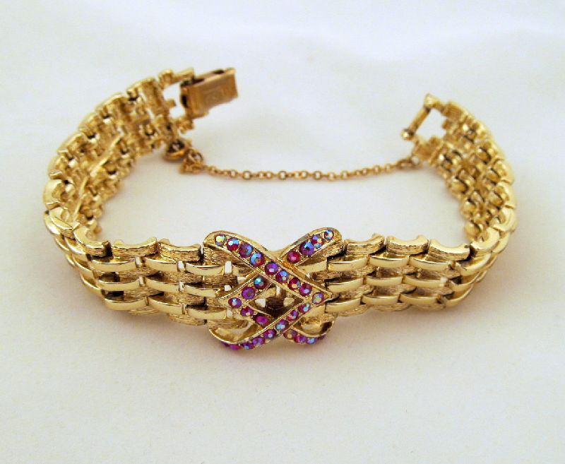 Coro Pegasus 1950s Basketweave Aurora Borealis Bracelet Gold-tone Coro Pegasus 1950s Basketweave Aurora Borealis Bracelet Gold-tone