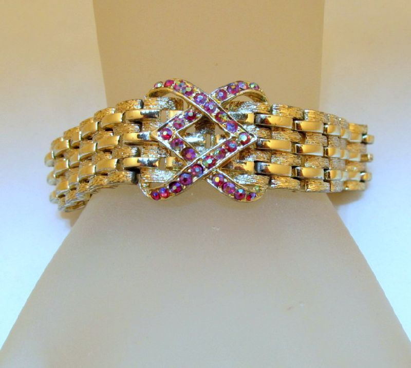 Coro Pegasus 1950s Basketweave Aurora Borealis Bracelet Gold-tone Coro Pegasus 1950s Basketweave Aurora Borealis Bracelet Gold-tone