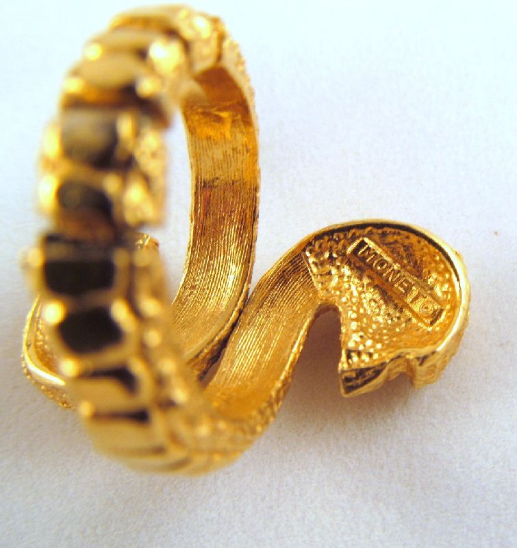 Monet Double Head Ring 1970 Gold-tone Book Piece Monet Double Head Ring 1970 Gold-tone Book Piece