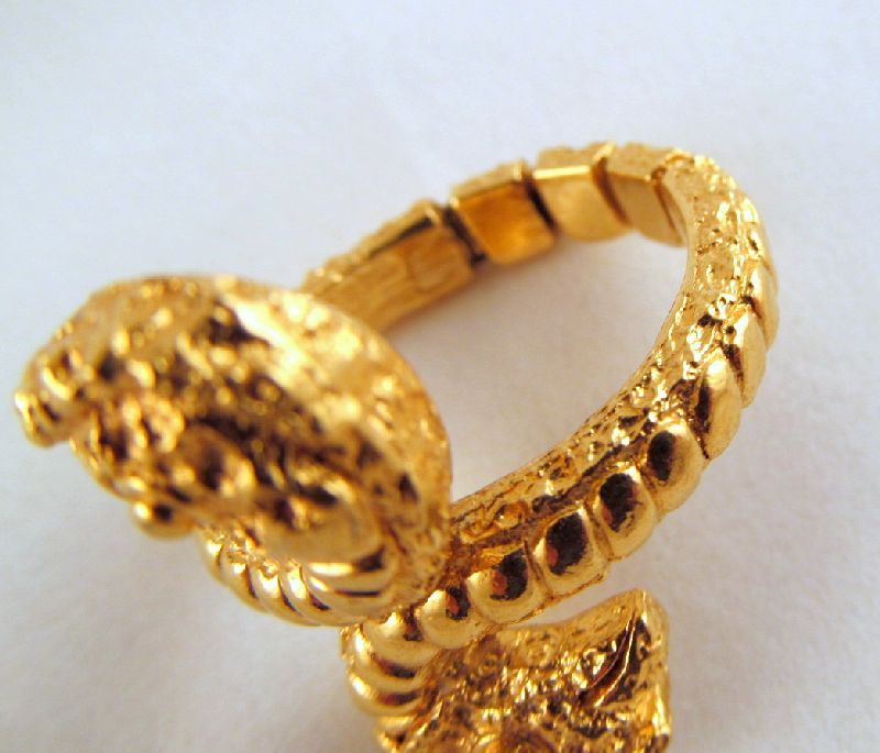 Monet Double Head Ring 1970 Gold-tone Book Piece Monet Double Head Ring 1970 Gold-tone Book Piece