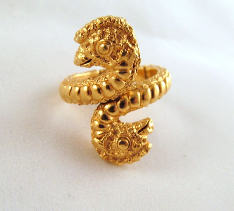 Monet Double Head Ring 1970 Gold-tone Book Piece Monet Double Head Ring 1970 Gold-tone Book Piece