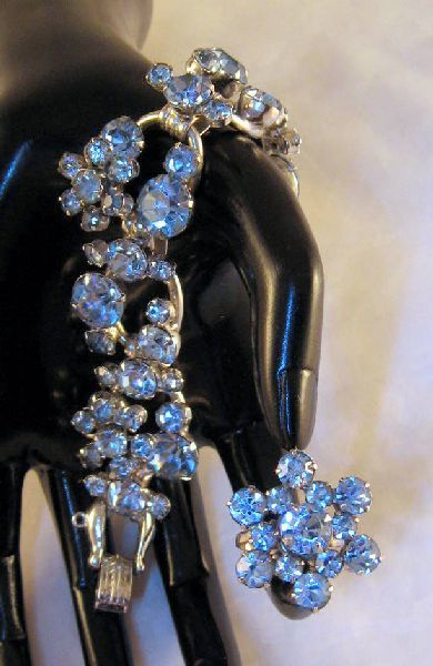 DeLizza & Elster Juliana Rare Ring & Bracelet Lt. Sapphire Blue DeLizza & Elster Juliana Rare Ring & Bracelet Lt. Sapphire Blue