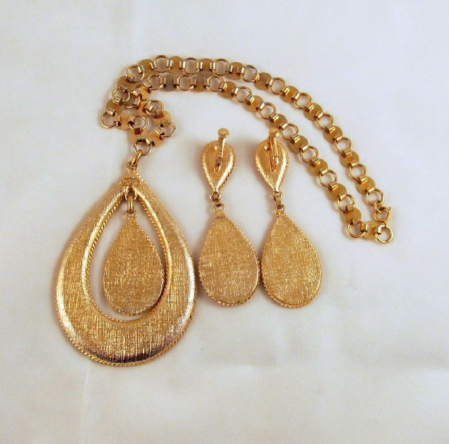 Mod Napier Cream Enamel Teardrop Earrings Necklace Book Piece Mod Napier Cream Enamel Teardrop Earrings Necklace Book Piece