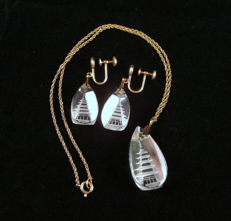 Reverse Carved Rock Crystal Pagoda Pendant Earrings Gold Filled Reverse Carved Rock Crystal Pagoda Pendant Earrings Gold Filled