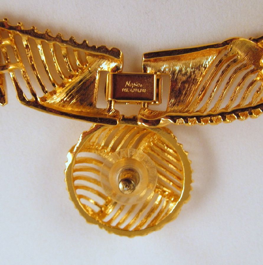Classic Napier Gold-tone Necklace Pierced Earrings Open Weave Design Classic Napier Gold-tone Necklace Pierced Earrings Open Weave Design