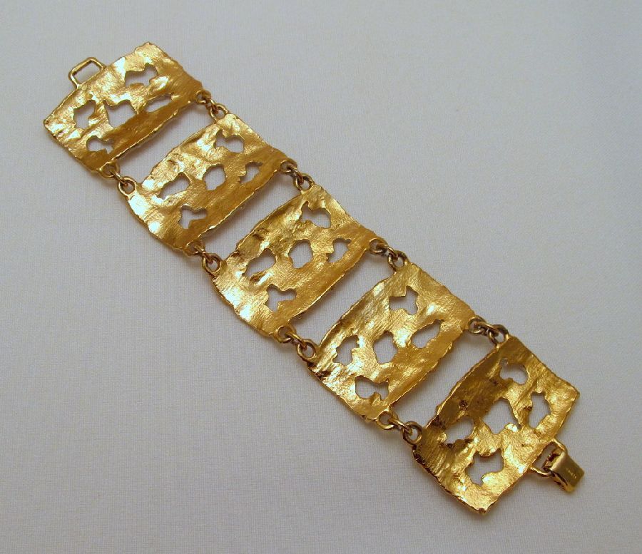 Napier "Molten Metal" White Enameled Wide Bracelet Gold-tone Napier "Molten Metal" White Enameled Wide Bracelet Gold-tone