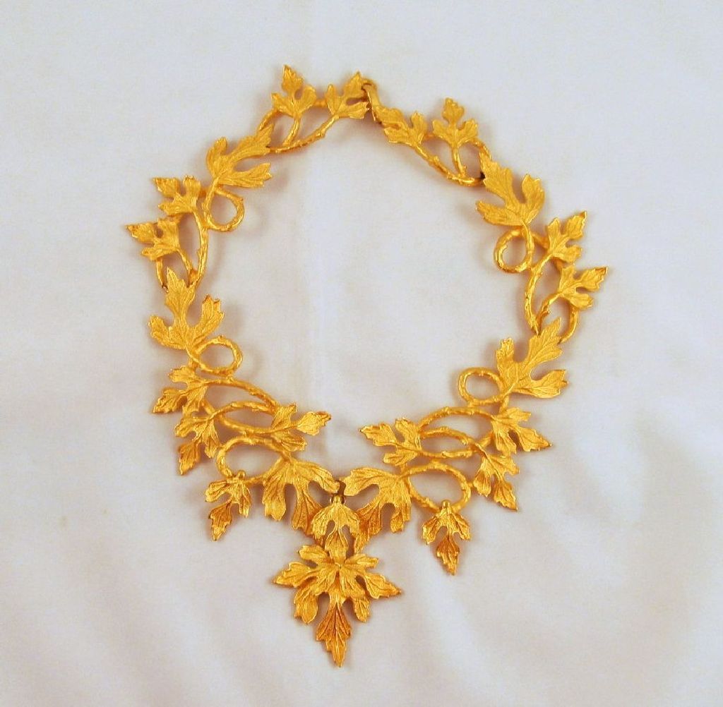 Maxine Denker Runway Leaf Choker Necklace Gold-tone Maxine Denker Runway Leaf Choker Necklace Gold-tone
