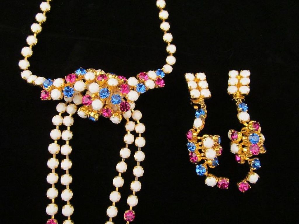 Gianni De Liguoro Couture Necklace Earrings Rhinestones Gold-tone Gianni De Liguoro Couture Necklace Earrings Rhinestones Gold-tone