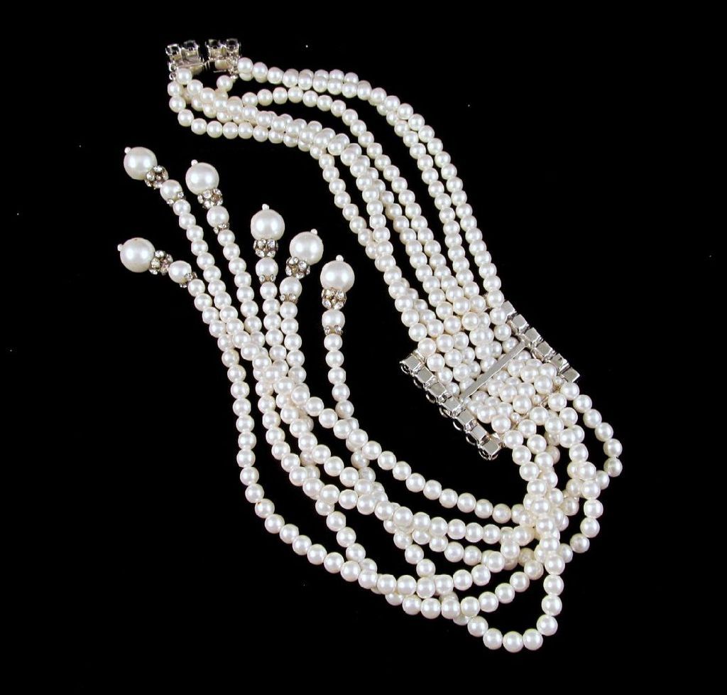 Faux Pearl Rhinestone Waterfall Choker Silver-tone Faux Pearl Rhinestone Waterfall Choker Silver-tone
