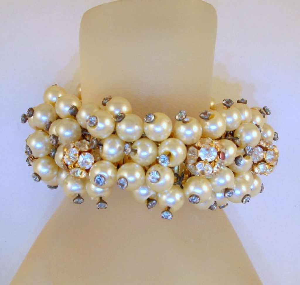 Faux Pearl Cha-Cha Bracelet Rhinestone Balls Mid Century Faux Pearl Cha-Cha Bracelet Rhinestone Balls Mid Century