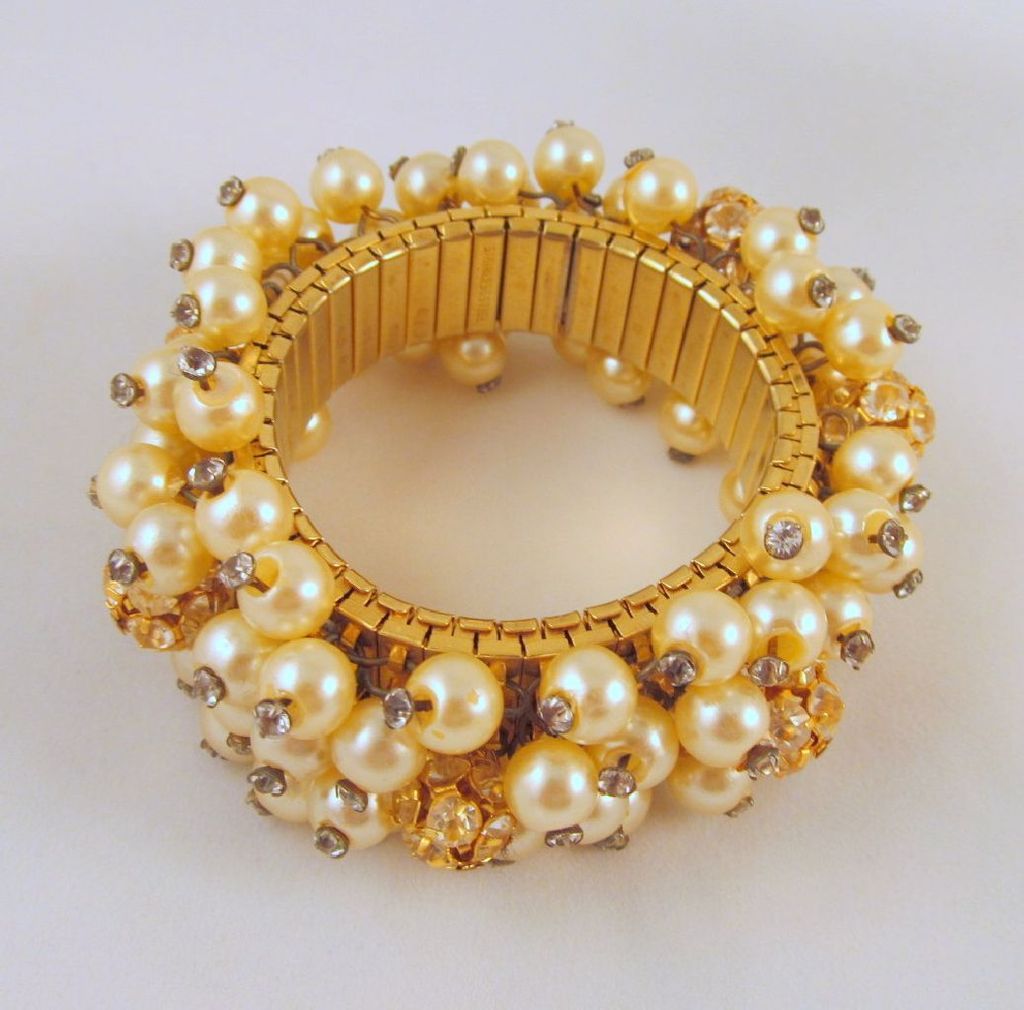 Faux Pearl Cha-Cha Bracelet Rhinestone Balls Mid Century Faux Pearl Cha-Cha Bracelet Rhinestone Balls Mid Century