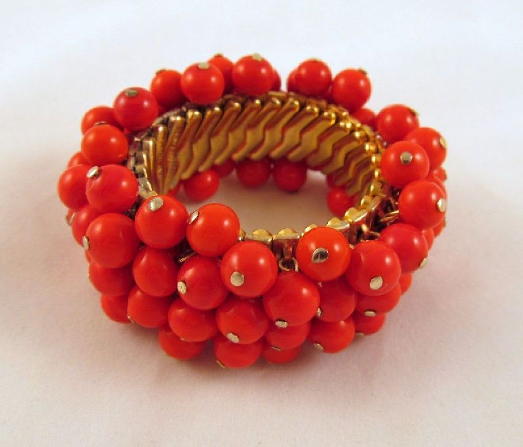 Flashy Red Glass Cha-Cha Beads Expansion Bracelet Flashy Red Glass Cha-Cha Beads Expansion Bracelet