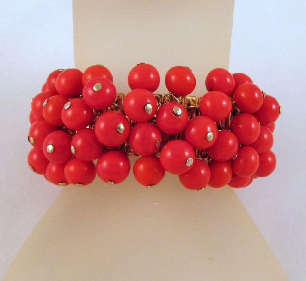Flashy Red Glass Cha-Cha Beads Expansion Bracelet Flashy Red Glass Cha-Cha Beads Expansion Bracelet