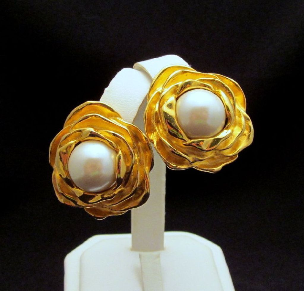 Givenchy Faux Pearl Layered Flower Earrings Gold-tone Givenchy Faux Pearl Layered Flower Earrings Gold-tone