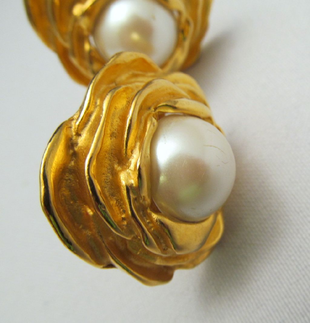 Givenchy Faux Pearl Layered Flower Earrings Gold-tone Givenchy Faux Pearl Layered Flower Earrings Gold-tone