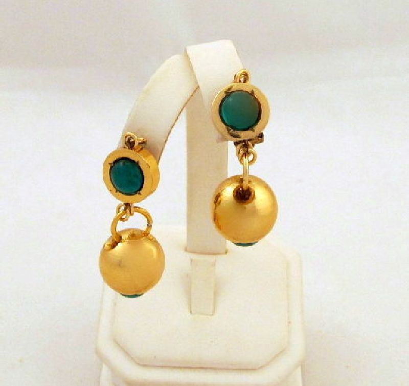 Art Deco Emerald Green Glass Clip Earrings Gold-tone France Art Deco Emerald Green Glass Clip Earrings Gold-tone France