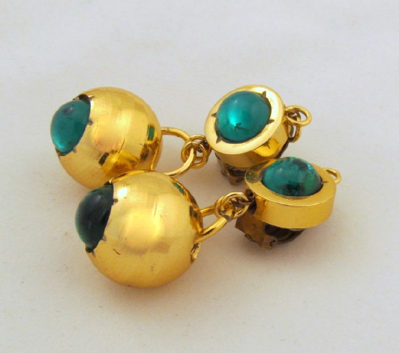 Art Deco Emerald Green Glass Clip Earrings Gold-tone France Art Deco Emerald Green Glass Clip Earrings Gold-tone France