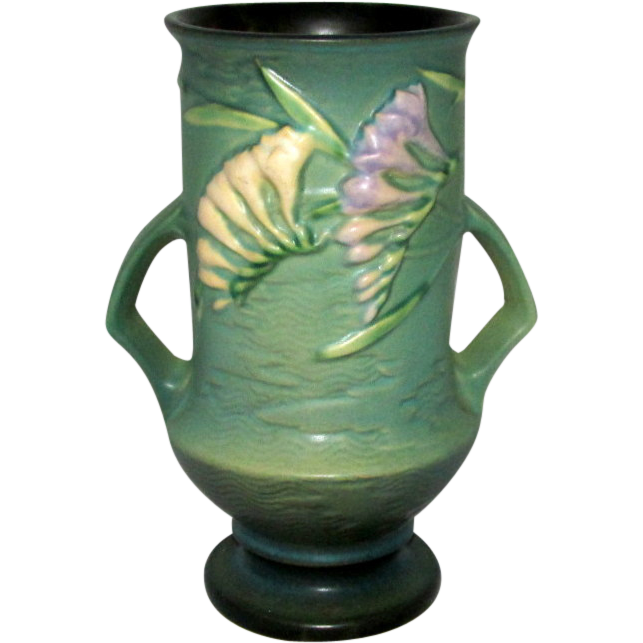 Roseville Freesia Green Vase 123-9" Handle Roseville Freesia Green Vase 123-9" Handle