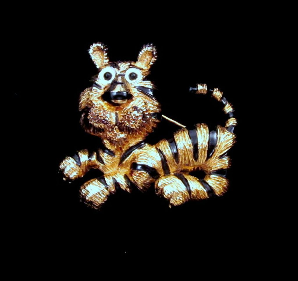 Comical Panetta Tiger Brooch Enamel Gold-tone Comical Panetta Tiger Brooch Enamel Gold-tone