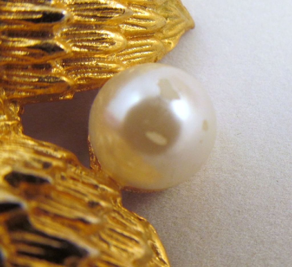 Hattie Carnegie Faux Pearl Brooch Hattie Carnegie Faux Pearl Brooch