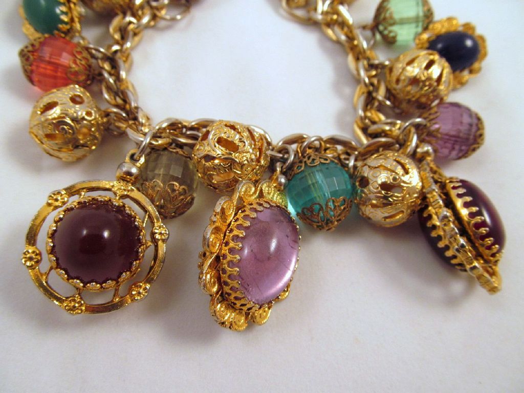 Chunky Multicolors Charm Bracelet Filigree Gold-tone Chunky Multicolors Charm Bracelet Filigree Gold-tone