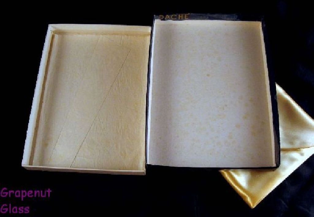 Lilly Dache Butter Yellow Clutch Purse with Box Lilly Dache Butter Yellow Clutch Purse with Box