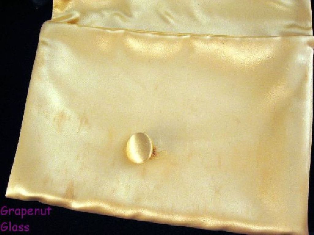 Lilly Dache Butter Yellow Clutch Purse with Box Lilly Dache Butter Yellow Clutch Purse with Box