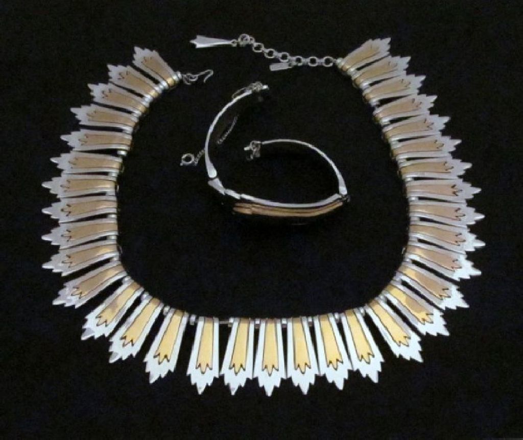 Gold/Silver-tone Monet Colleta Collar Necklace Bracelet 1976 Gold/Silver-tone Monet Colleta Collar Necklace Bracelet 1976