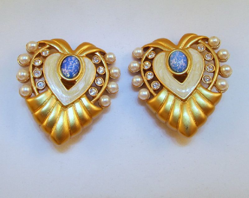 Elizabeth Taylor Heart of Hollywood Clip Earrings Avon Elizabeth Taylor Heart of Hollywood Clip Earrings Avon