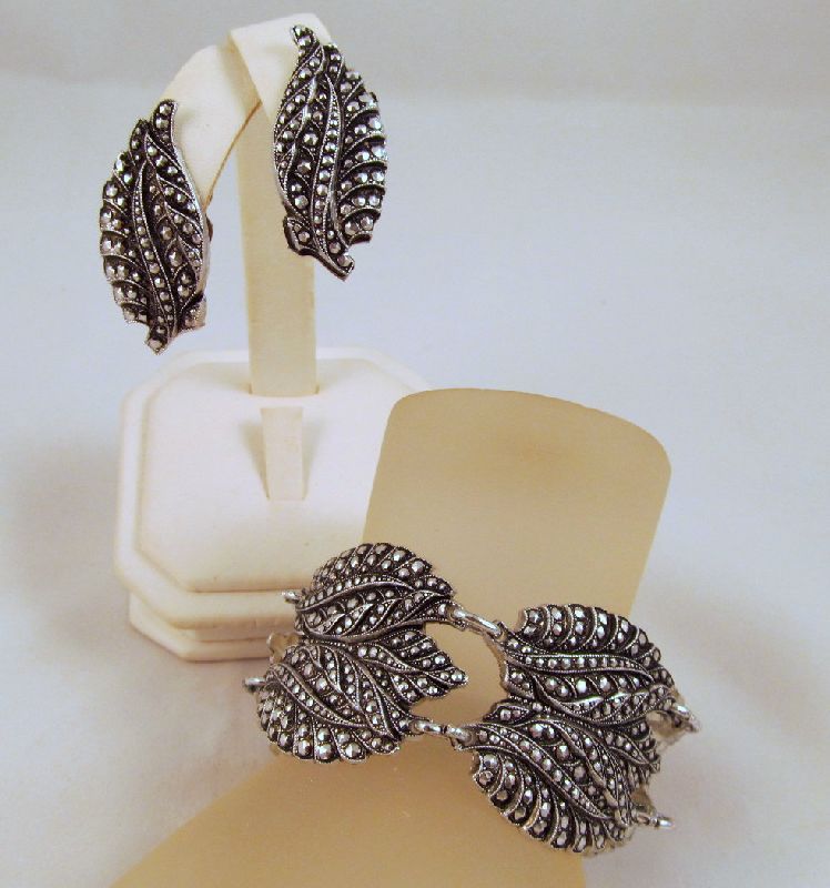 West Germany ELOXAL Aluminum Leaf Bracelet Earrings Silver-tone West Germany ELOXAL Aluminum Leaf Bracelet Earrings Silver-tone