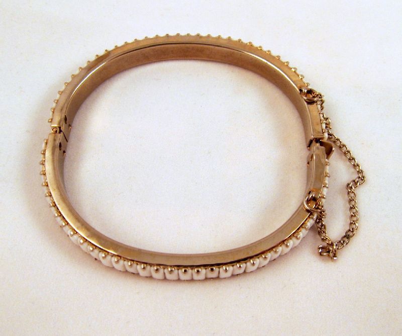 Side Open Milk Glass Baguette Bangle Bracelet Gold-tone Vintage Side Open Milk Glass Baguette Bangle Bracelet Gold-tone Vintage