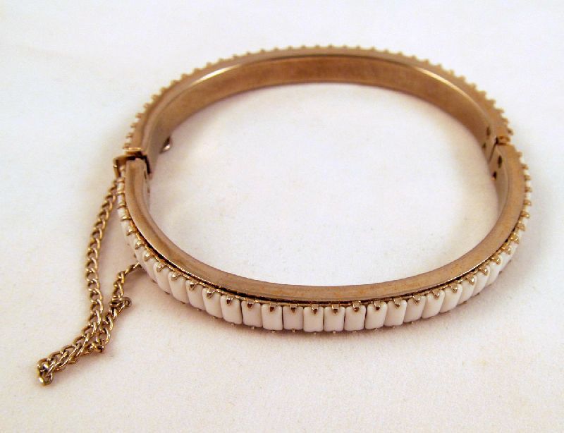 Side Open Milk Glass Baguette Bangle Bracelet Gold-tone Vintage Side Open Milk Glass Baguette Bangle Bracelet Gold-tone Vintage