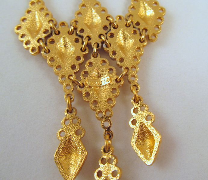 Fabulous Monet Palais Line Bib Necklace Waterfall Gold-tone 1972 Fabulous Monet Palais Line Bib Necklace Waterfall Gold-tone 1972